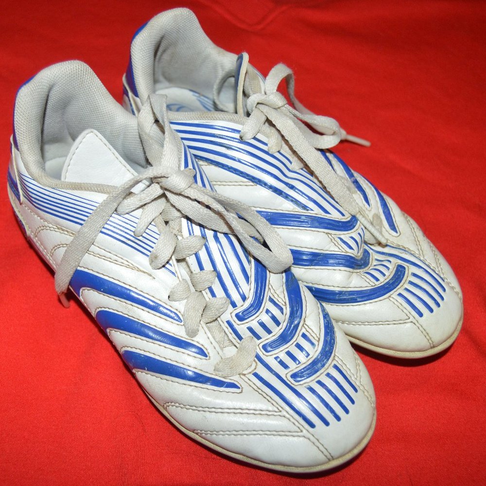 Adidas Unisex White Blue Soccer Cleats Shoes Youth 1.5
